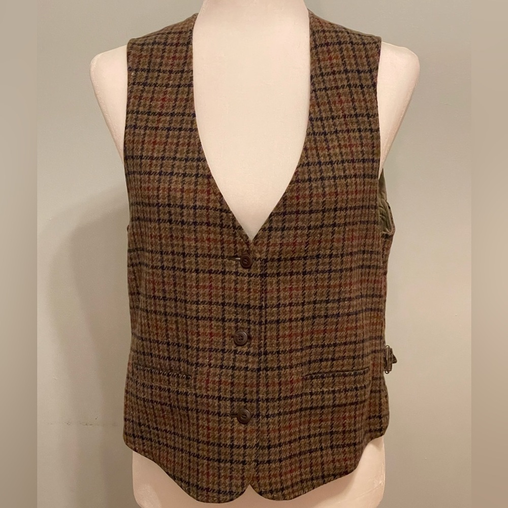 Tweed vest, men’s xs untagged. Great condition!